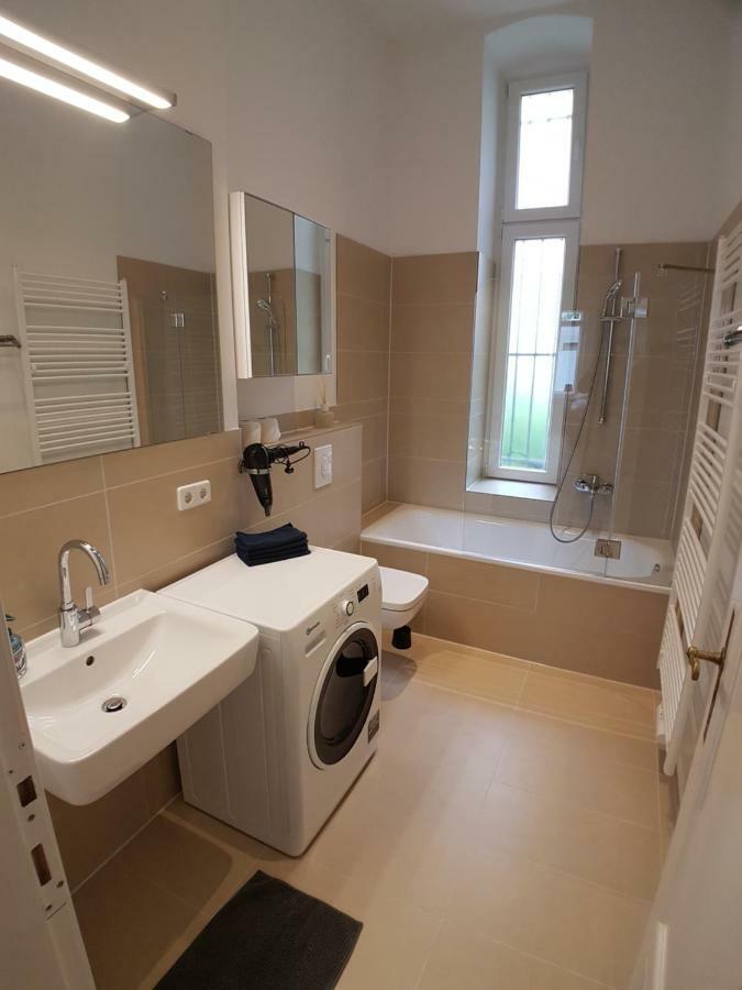 Lang Re By Rockchair Apartments L Superhost Status L 2 Bedrooms Boxspringbeds In City Center - Cozy Family & Business Flair Welcomes You! Berlin Exteriör bild